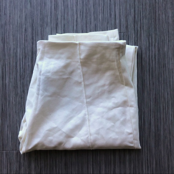 🆓 WHITE ZIP-UP PANTS - Picture 4 of 5